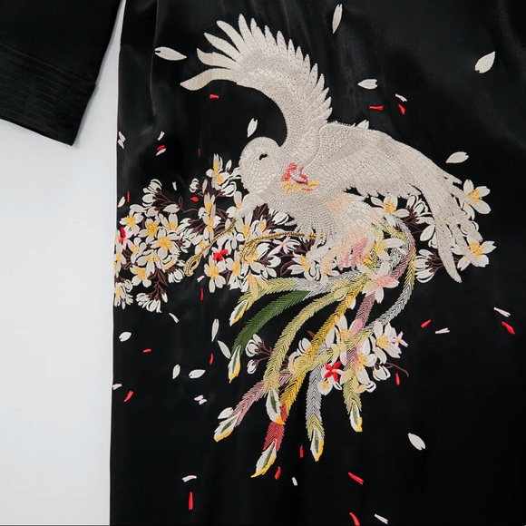 ZARA Embroidered Satin Effect Kimono Robe sz Small - Picture 10 of 15